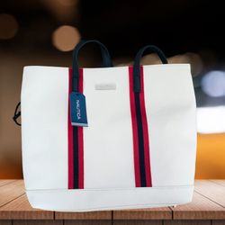 New with tags
✨ Classic Nautica nautical design
✨ Large capacity for daily essentials
✨ $25 – Free Shipping within the U.S.

Price: $25 (shipping incl