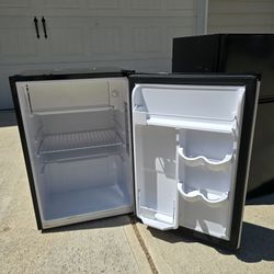Haier Mini Fridge