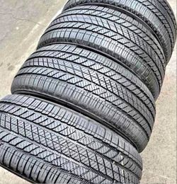 225/65/17 Bridgestone šš Vendo un set de llantas con 80% de vida las 4 šš