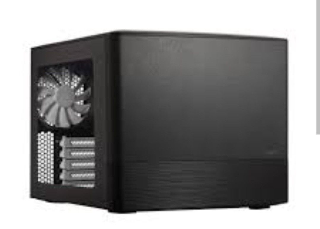 Fractal Npde 804 Cube Mini Server