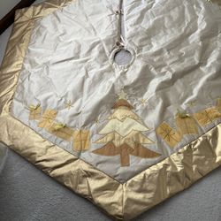 Gold Tree Skirt