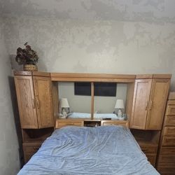 Queen Size Bedroom Set. 