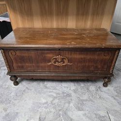 Cedar-Lined Hope Chest – Carved Front Blanket Trunk