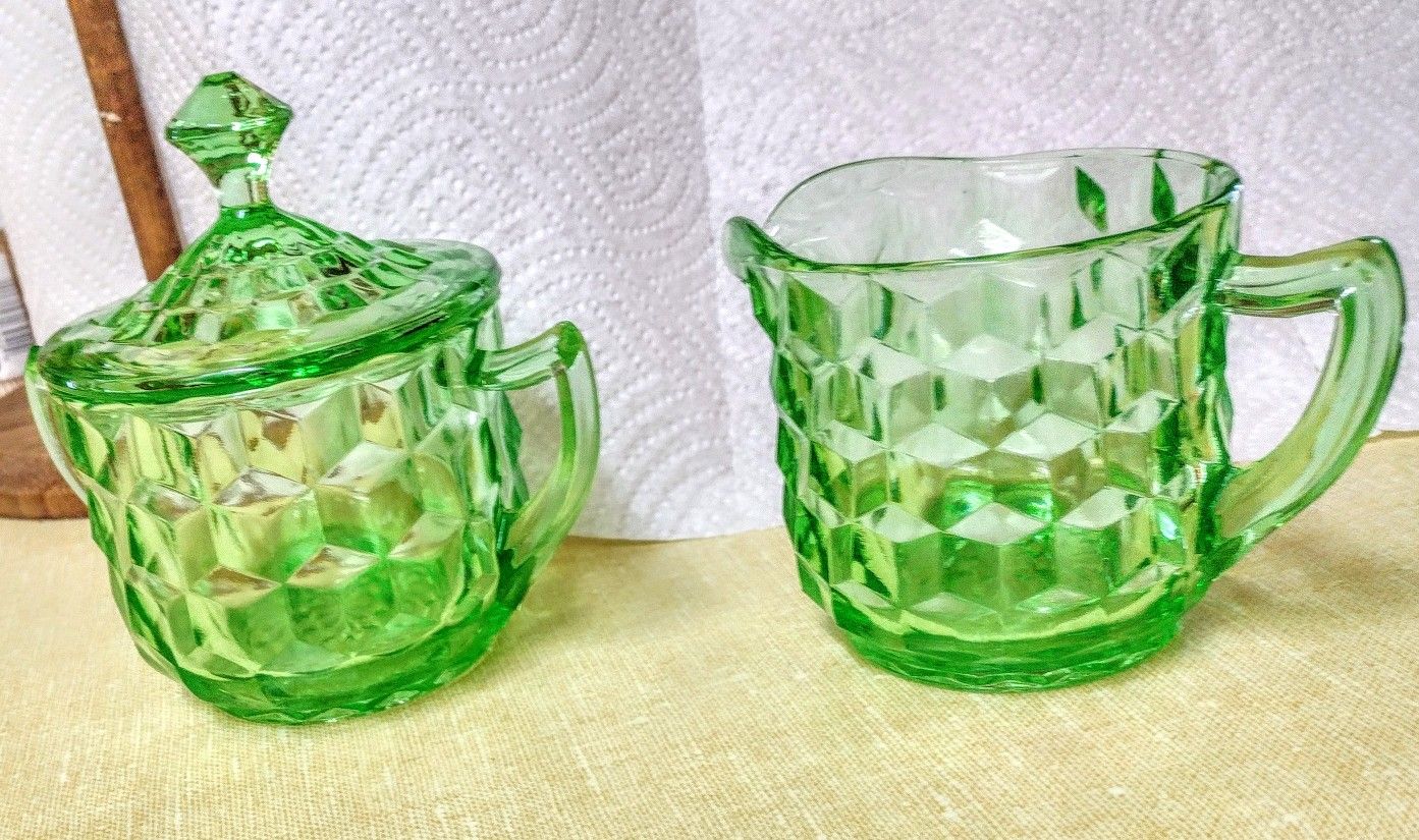 Jeanette Windsor Diamond Sugar With Lid And Creamer Green Depression Glass