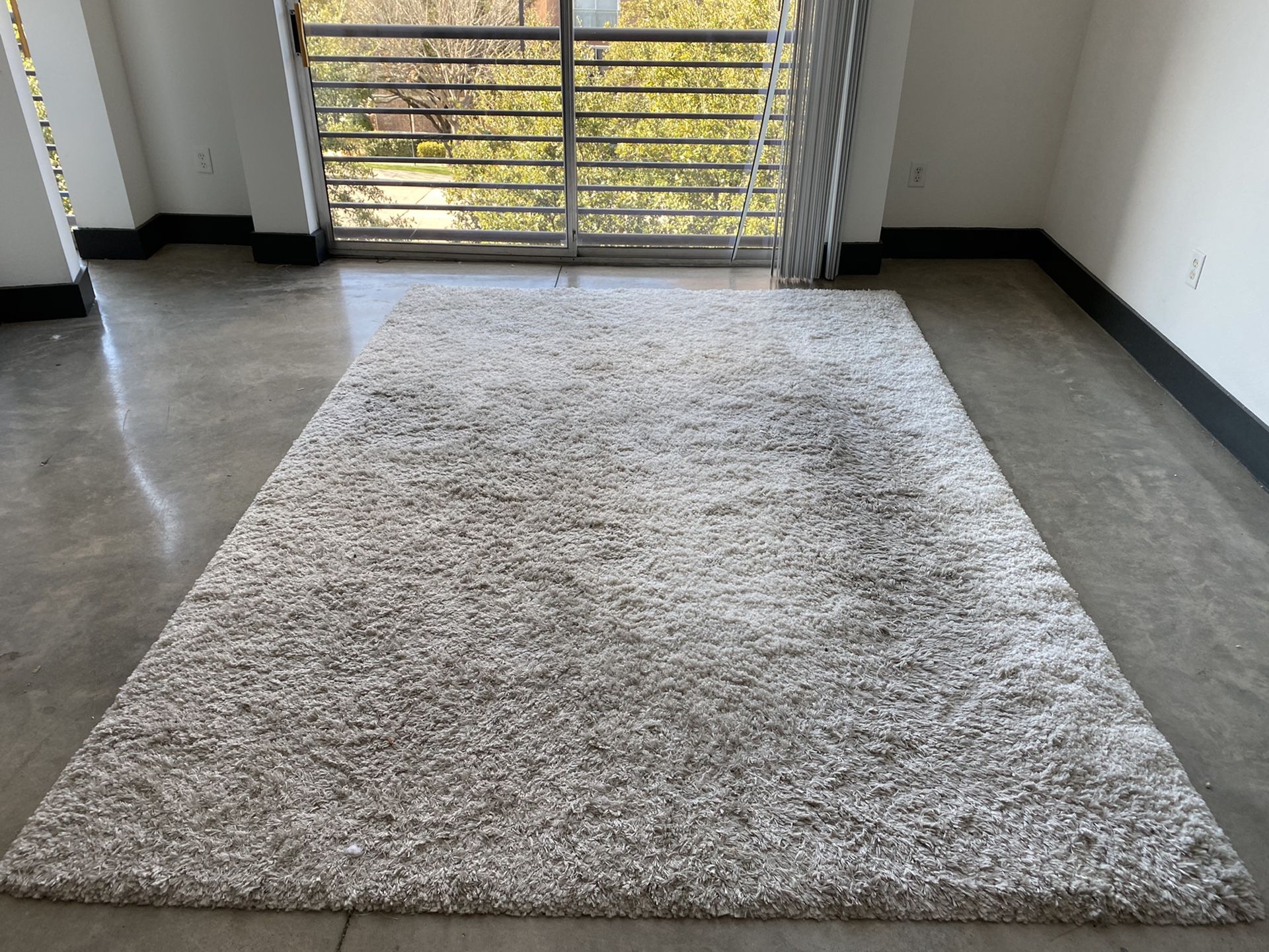 White shag rug