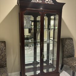 Lighted Glass Curio Cabinet 