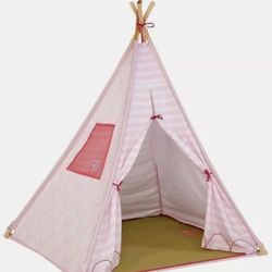 Our Generation Suite Teepee Play Tent & Light Up Chandelier