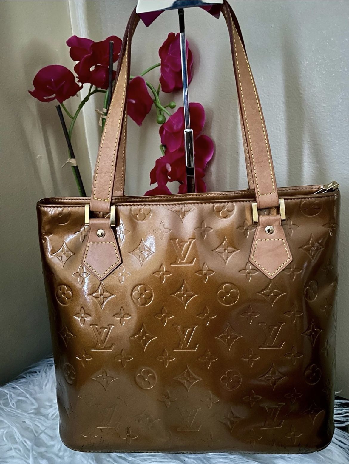 Louis Vuitton Vernis Shoulder Bag