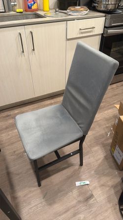 Dining chairs*4
