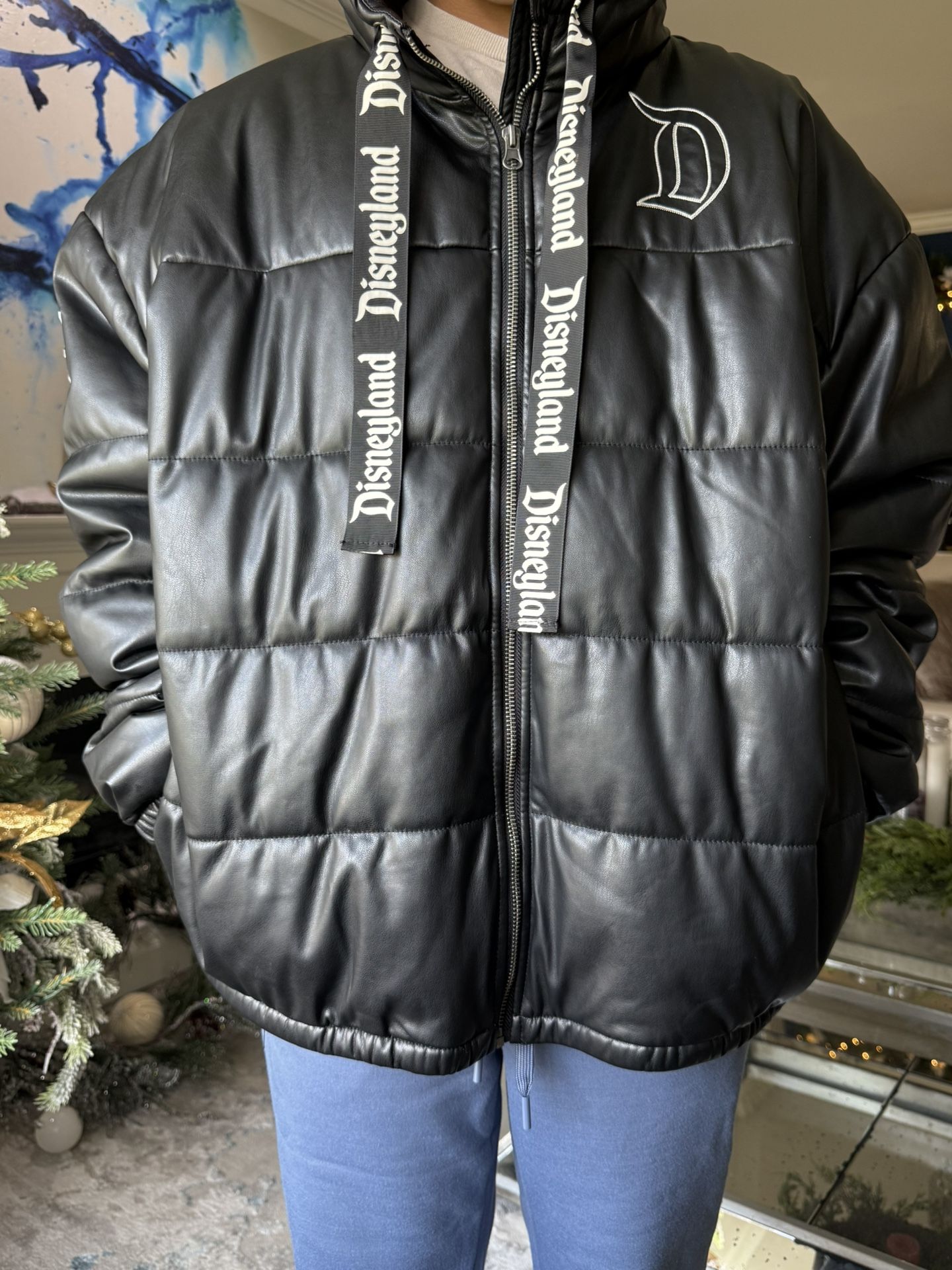 Disneyland Faux Leather Puffer Jacket Never Worn xL Men’s/womens