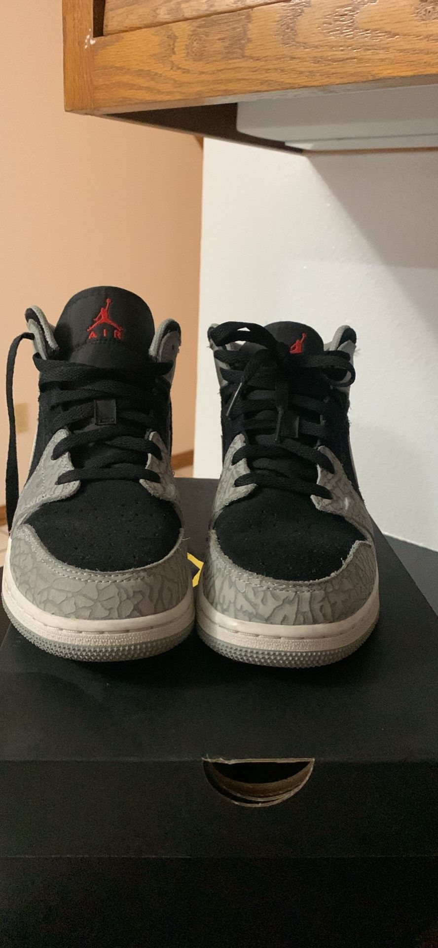 Air Jordan 1 Mid SE elephant print,with box
