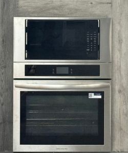 FRIGIDAIRE Oven FCWM3027AS 01082 .