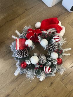 Brand New Christmas Wreath + Free Santa Hat