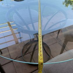 Dining Set 4 Chairs Class and Metal.