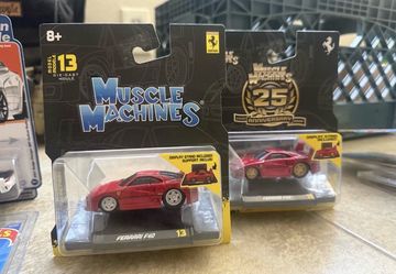 Muscle Machines Ferrari 2 car lot