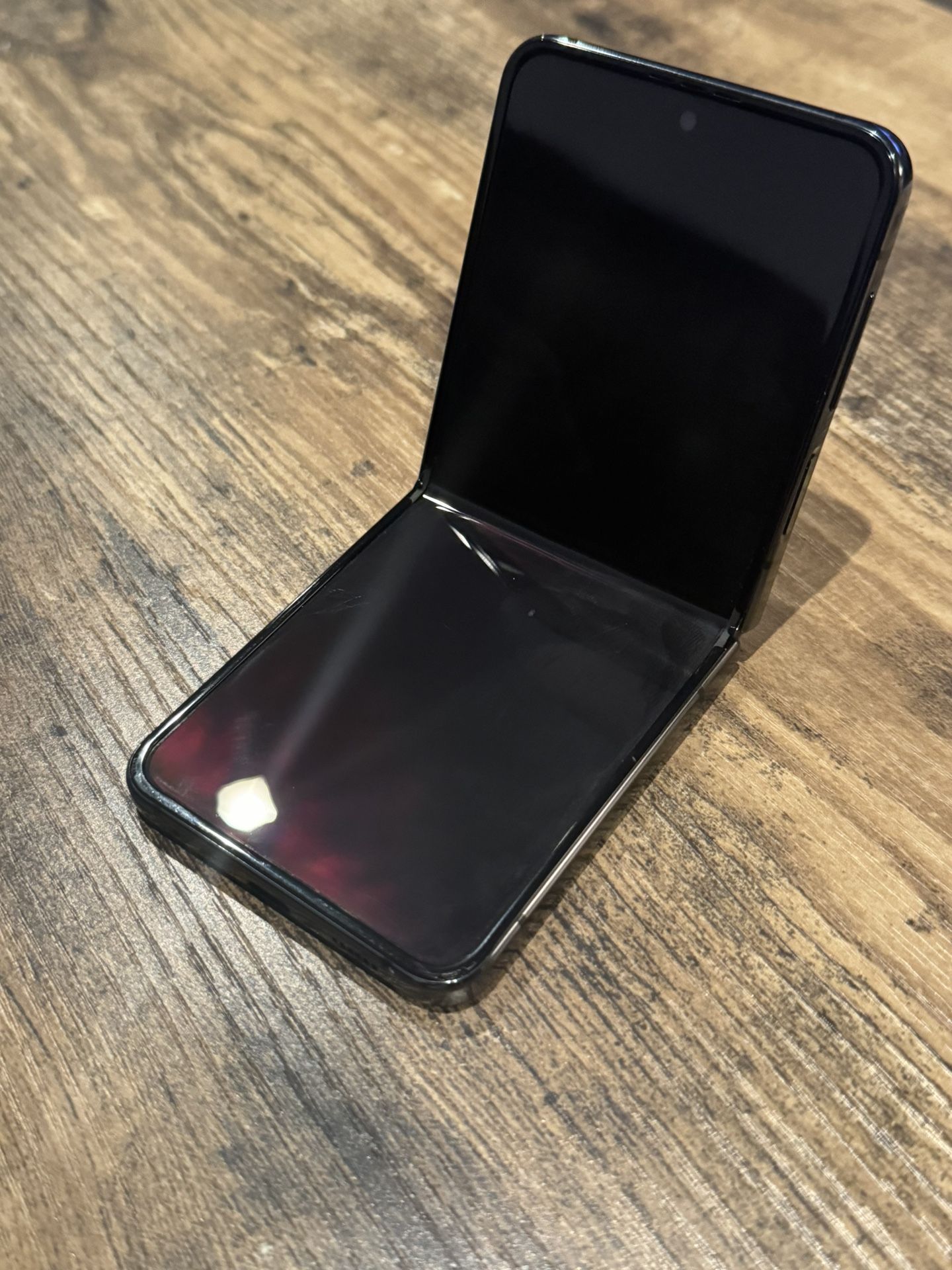 Samsung Galaxy flip 4 Phone