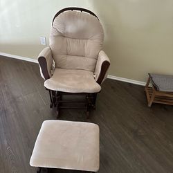 Rocking chair for feeding and relaxing