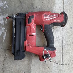 Milwaukee M18 18 Gauge Brad Nailer