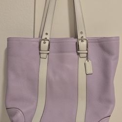 COACH Tote Bag Purse. Lavender Purse. Genuine Leather. 