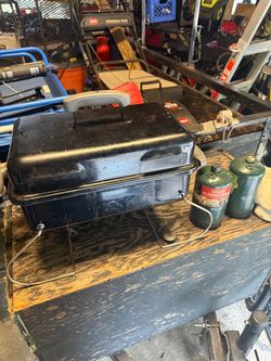 Weber Grill Bar-B-Q Go Anywhere Portable Gas Black Grill