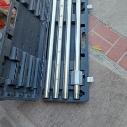 Crain Carpet Strecher Doble Case Perfect Condition 