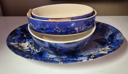 Four beautiful dishes good condition $ 15.00