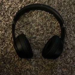 🎧 Beats Studio 4 Wireless Headphones – Great Condition, Premium Sound!