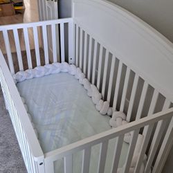 Davinci Convertible Baby Crib Bed