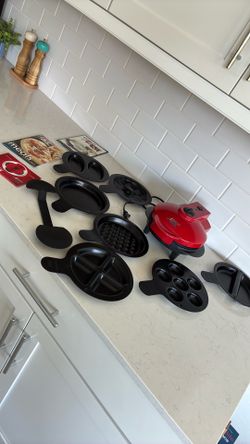 Xpress Redi Set Go Cooker with various nonstick plates