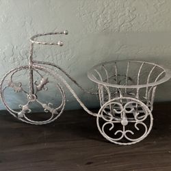 Bicycle/ Tricycle Metal Garden Plant Holder Stand. Gray. 16x9x8. Pre Owned.