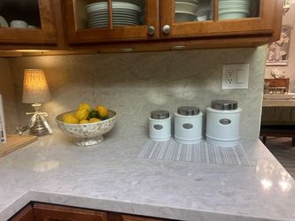 Kitchen canisters