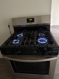 Frigidaire Stainless Steel Gas Range Stove & Oven