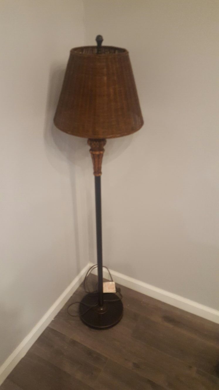 Floor lamp