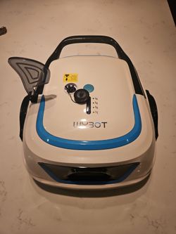 Pool vacuum