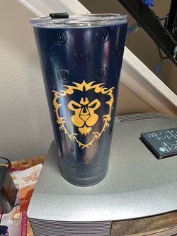 Custom game design drinking cup with top