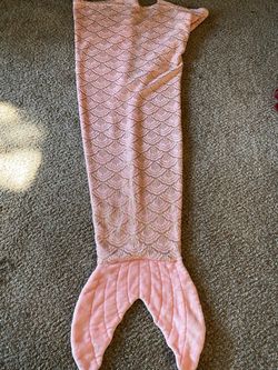 Pink Mermaid Tail Blanket