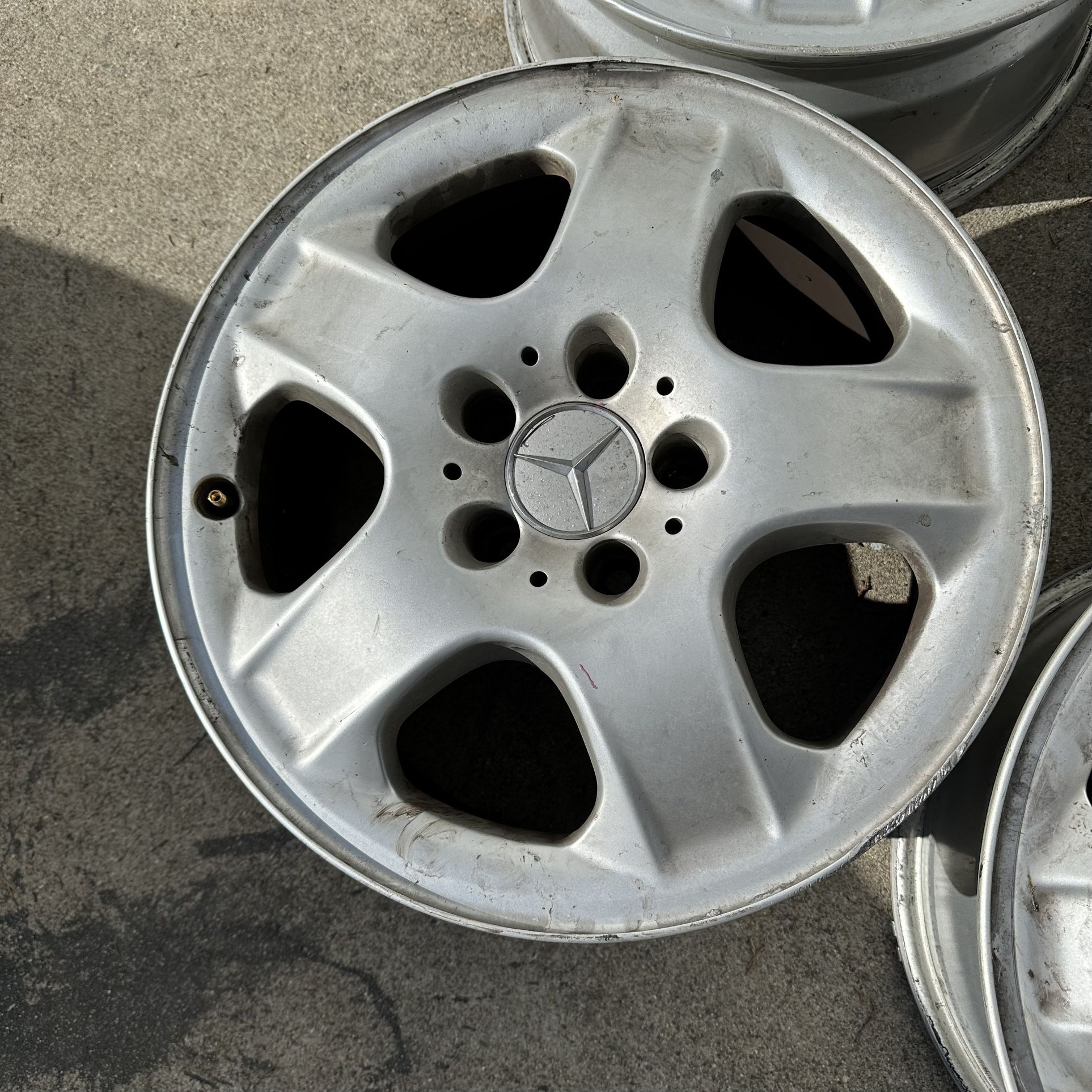 2003 Mercedes ML320 set of wheels
