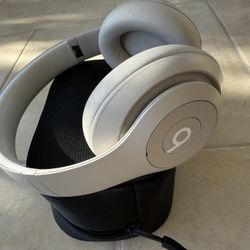 Beats Studio Pro Sandstone