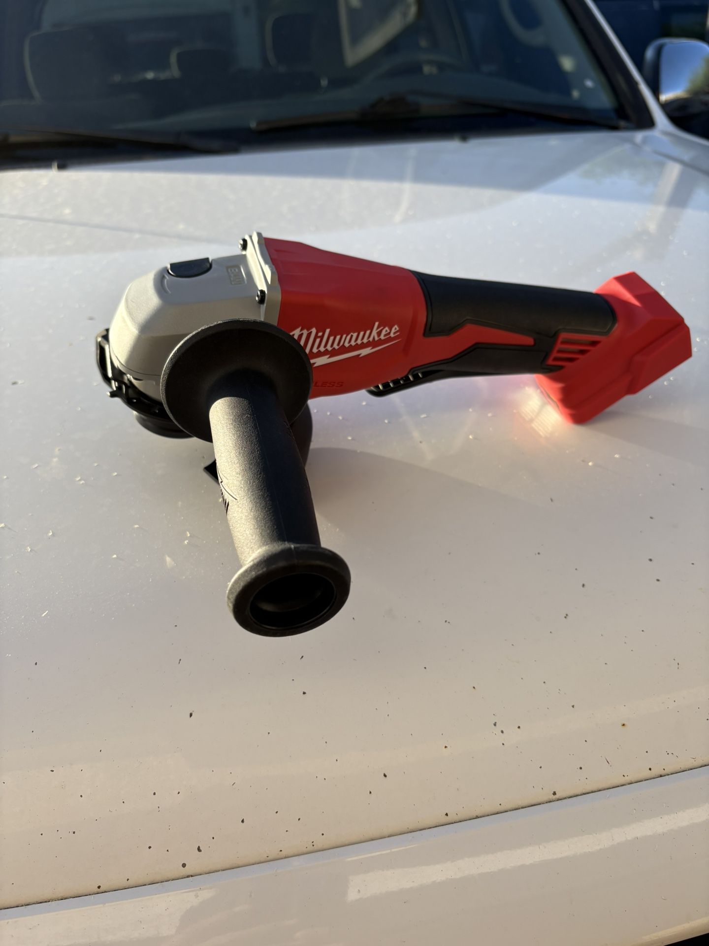 Milwaukee grinder