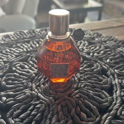 Viktor Rolf FlowerBomb  Tiger Lilly Perfume