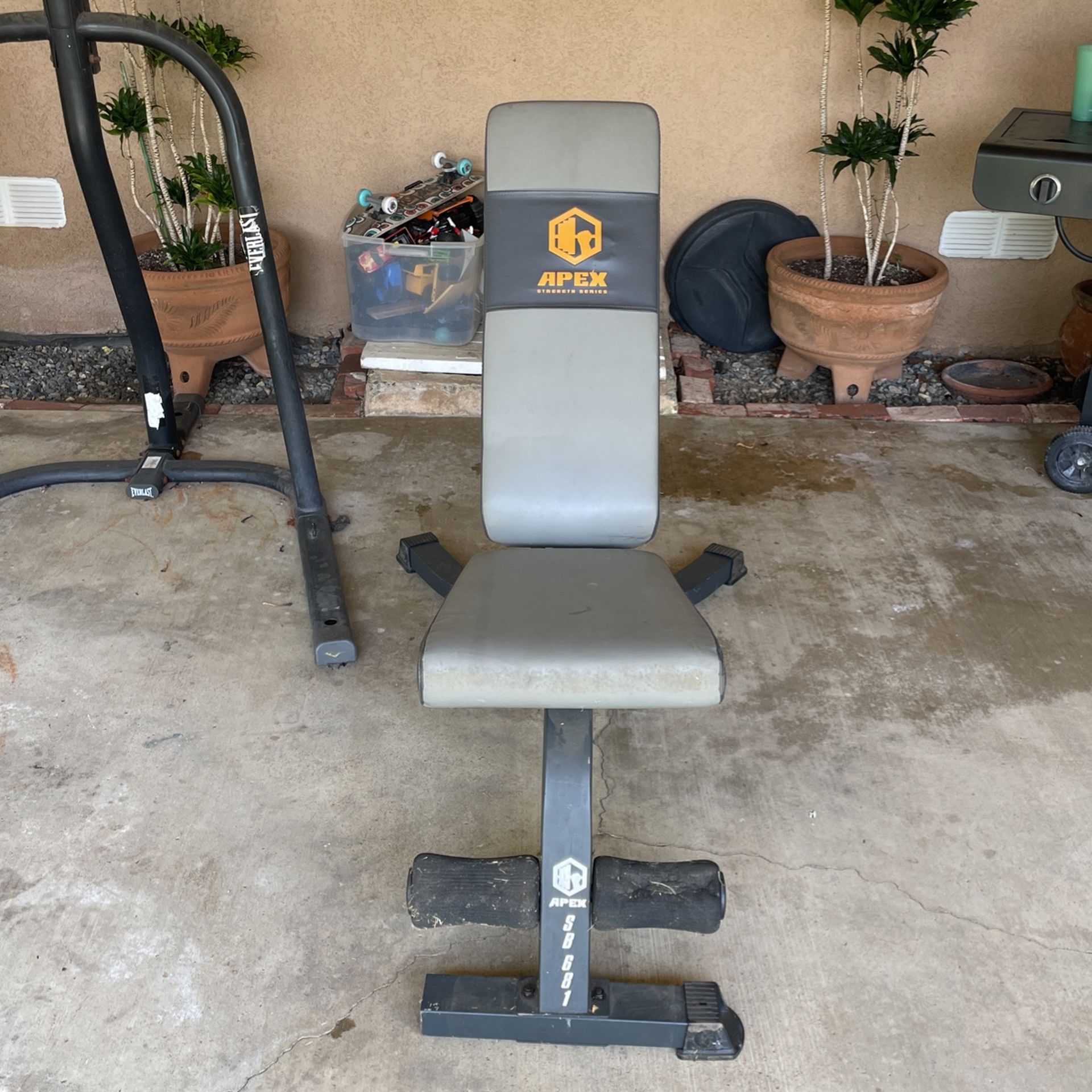 Apex SB 681 Deluxe Adjustable Bench
