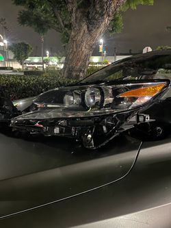2018 Lexus Gs350 Headlight Pair Execellent condition