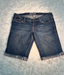 Women’s Size 3 Hollister Jean Shorts Dark Wash Bermuda Cuffed Denim Shorts