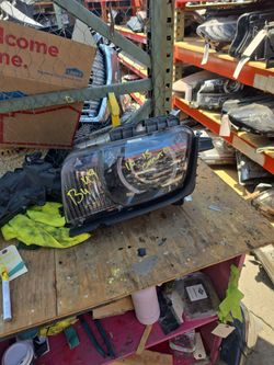 2010-2015 Chevrolet Camaro SS RH Passenger Headlight Assembly Right OEM LED