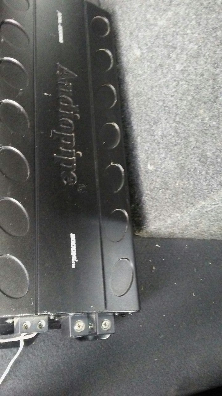 Audiopipe APDL-2000 2000 watt amp