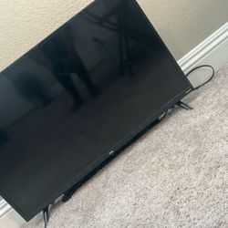 32 inch Roku TV (ROKU INCLUDED)