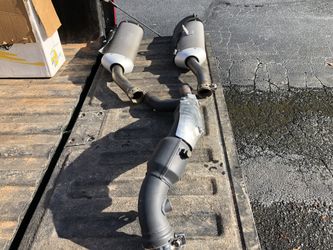 2007-2008 R1 3/4 titanium exhaust. In like new condition