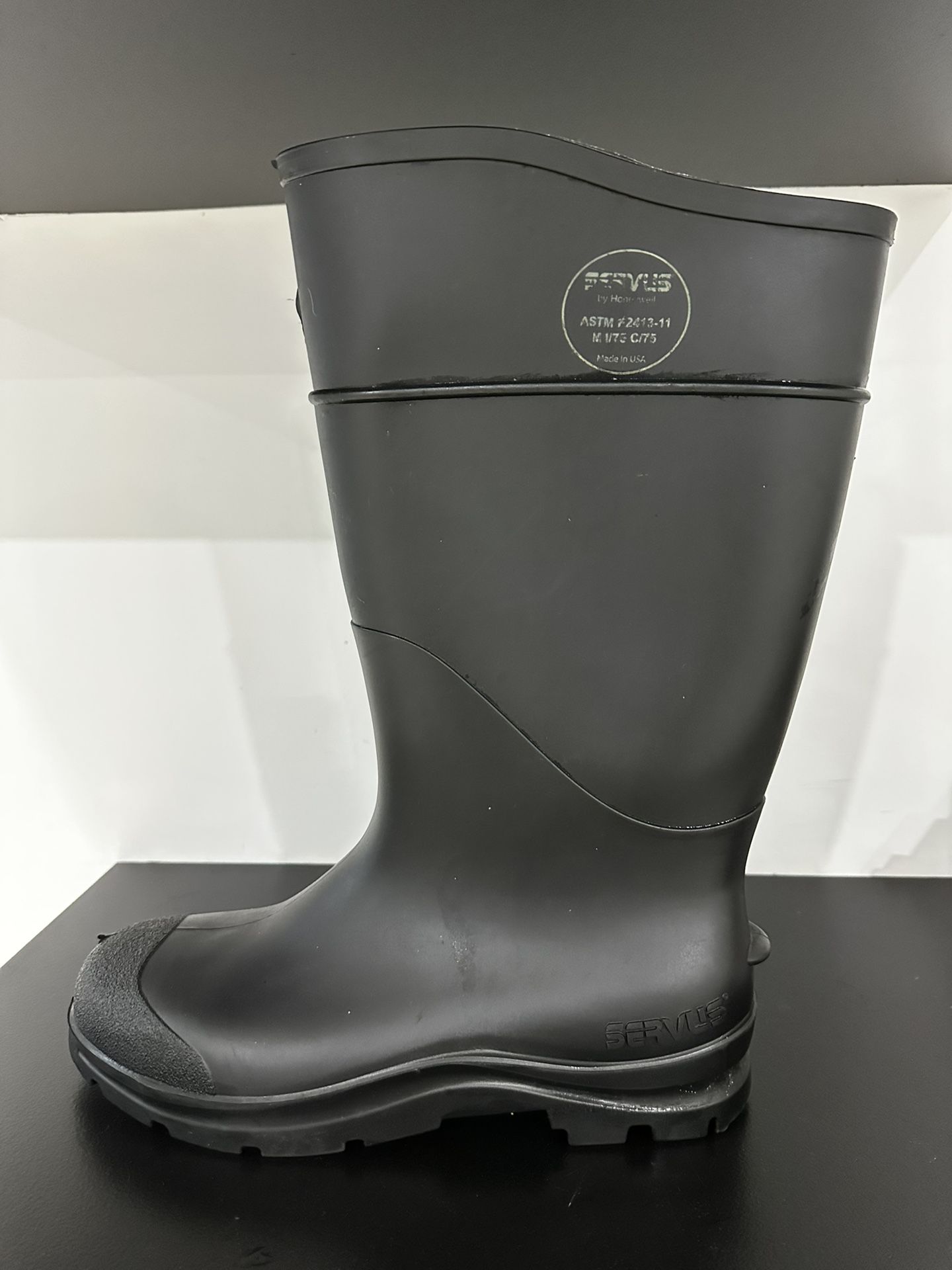 SERVUS WORK BOOTS, MADE OF PVC, TECHNOLOGY AND COMFORT IN 14” SIZE: 10 MENS.