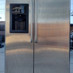 Refrigerator 