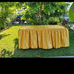 Manteles y telas (cloths and tablecloths)